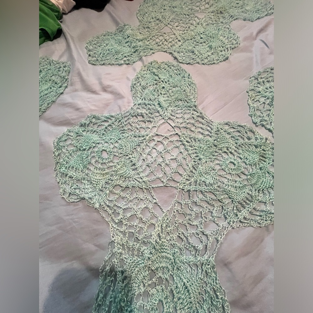 Homemade crochet set - Picture 12 of 14